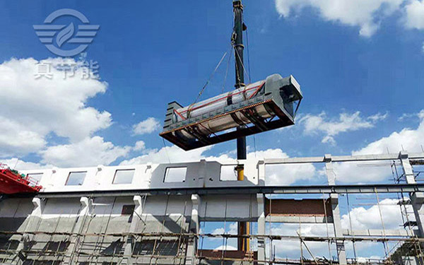新型污泥烘干機吊裝現場 新型污泥烘干機吊裝現場
